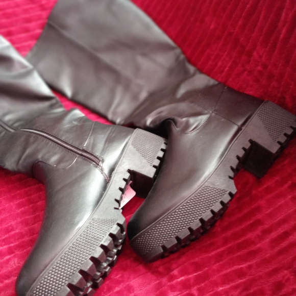 Shoes - Picture 12 of 15